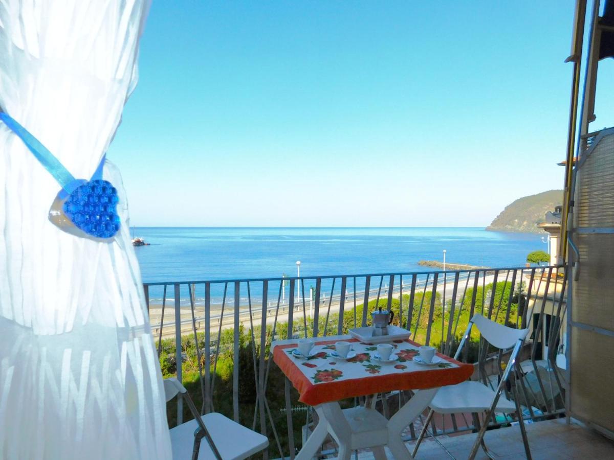 Bilocale Con Favolosa Vista Mare Levanto Kültér fotó
